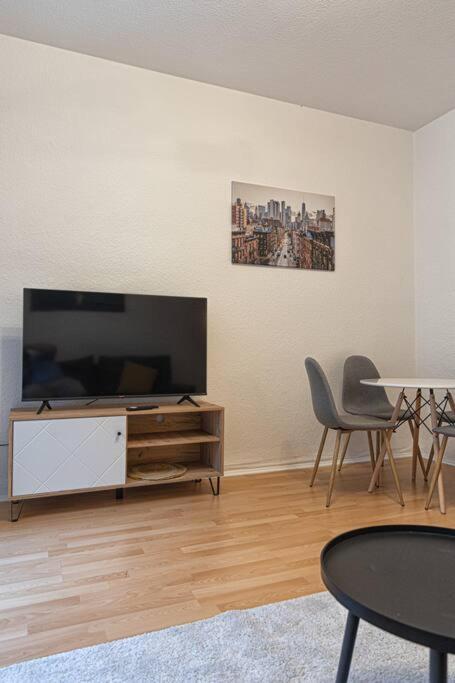 Blue Chili 23 - Modern, Zentral, Mit Balkon Apartman Magdeburg Kültér fotó