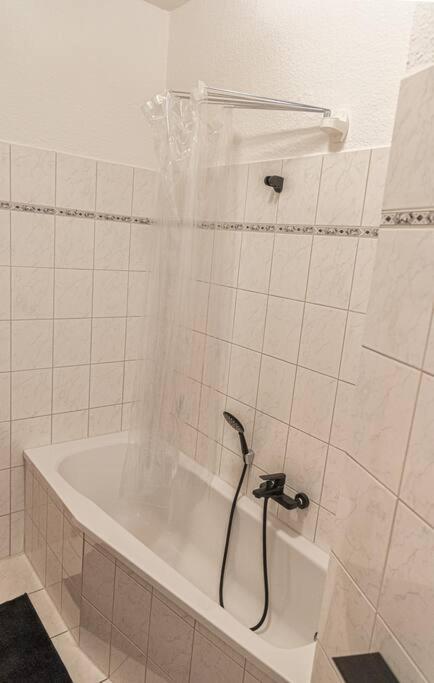 Blue Chili 23 - Modern, Zentral, Mit Balkon Apartman Magdeburg Kültér fotó